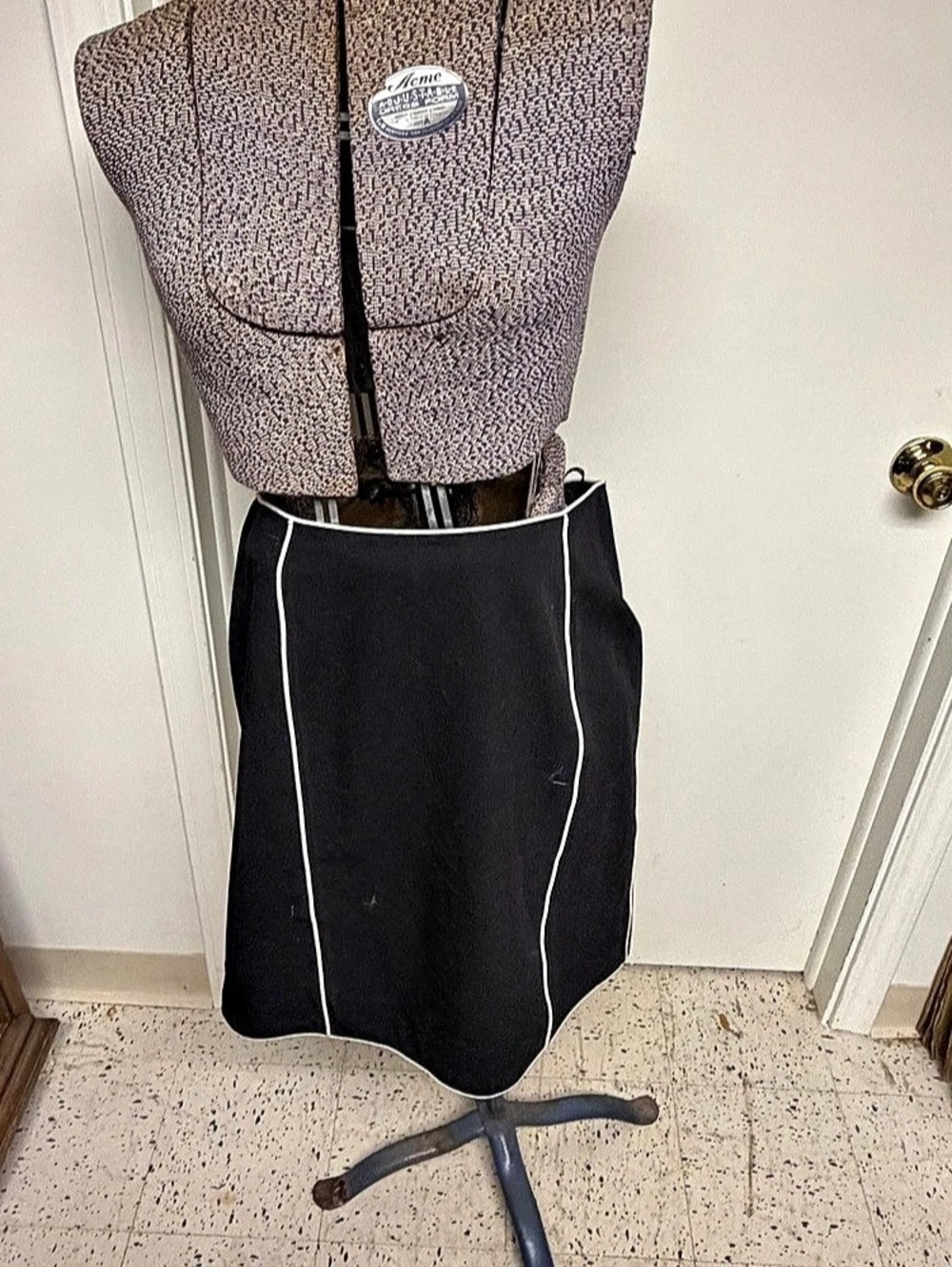 DStudio Mini Skirt in Black & White Size 14 Like New